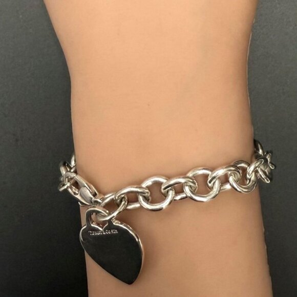 Tiffany & Co. 925 Sterling Silver Heart Tag Round Link Charm Bracelet - Picture 1 of 2